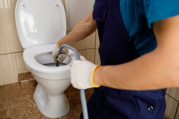 Como desentupir a sanita: soluções fáceis e eficazes